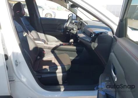 2025 Nissan Kicks Sr Fwd z USA, uszkodzony, nr VIN 3N8AP6DC4SL368067